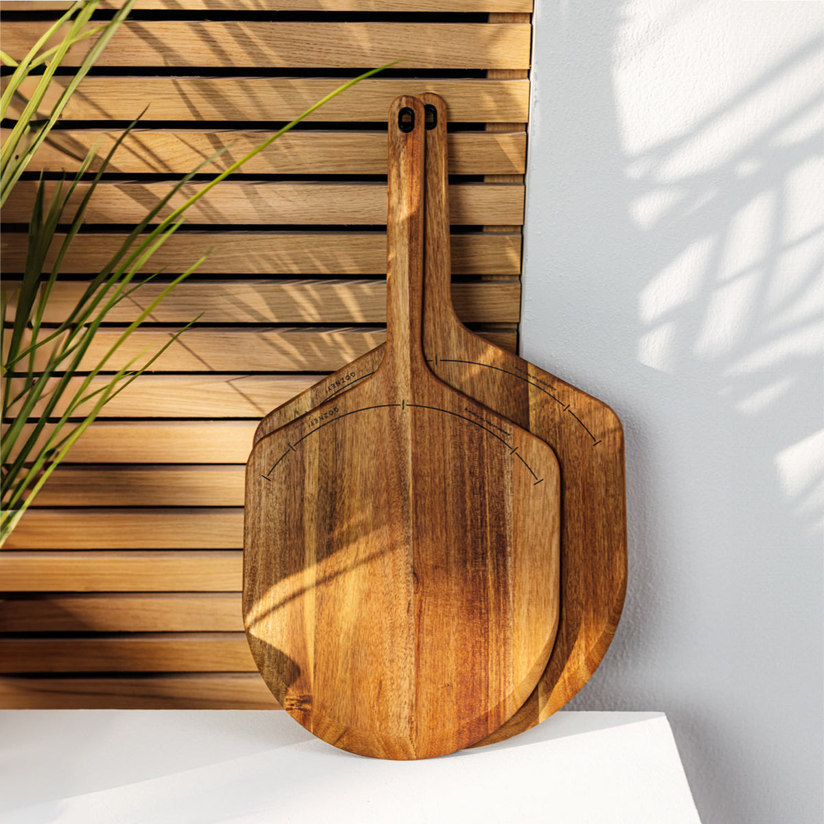Gozney Acacia Holz Pizza Peel & Servierteller 14" L, Pizzaofen, Detailansicht 2