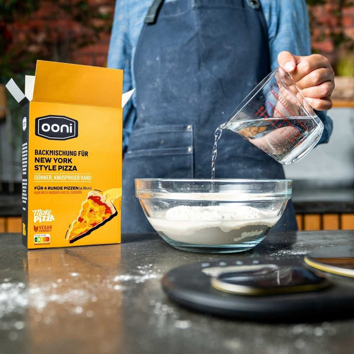Ooni Backmischung New York Style Pizza - Einfach Wasser hinzugeben